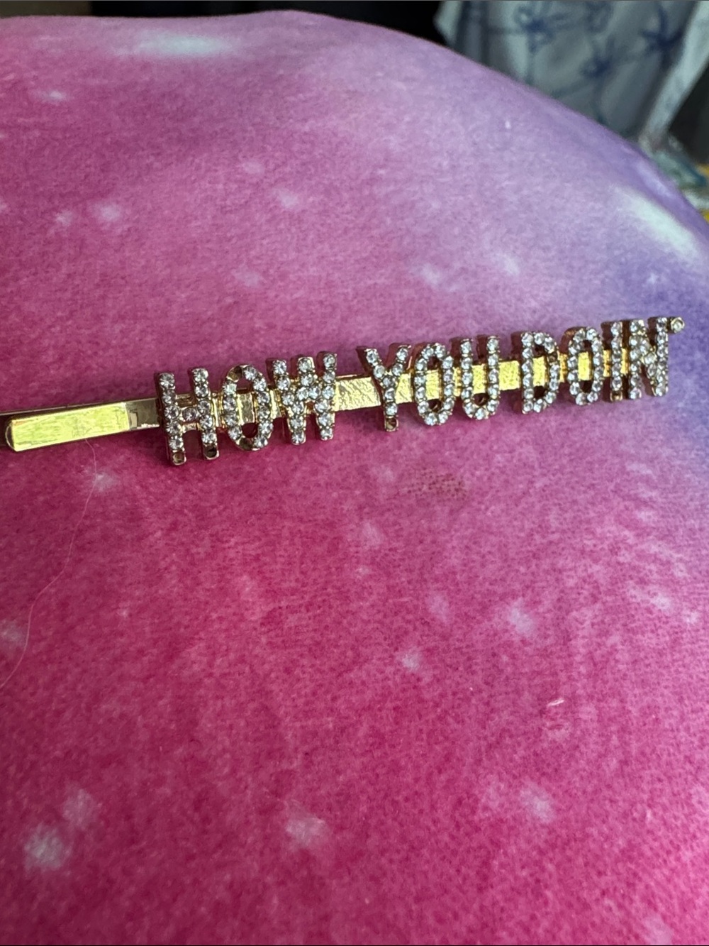 3/$6 🔥 Friends Goldtone Crystal Joey’s  HOW YOU DOIN' Saying Hair Pin